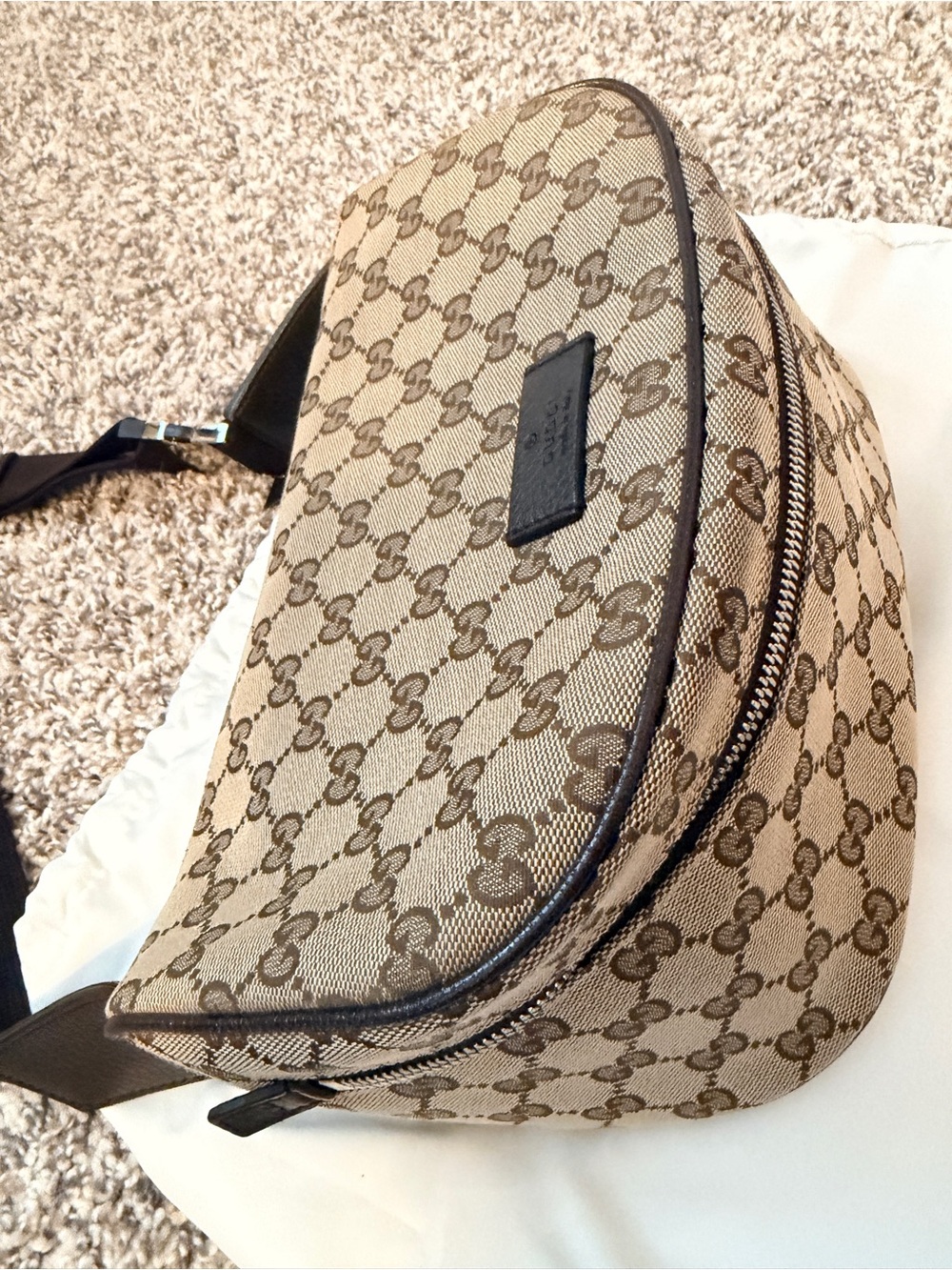 Gucci Tan GG Supreme Canvas Crossbody Belt Bag - Picture 2 of 9